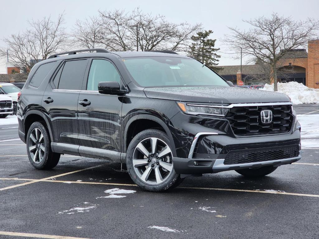 new 2025 Honda Pilot car, priced at $50,995