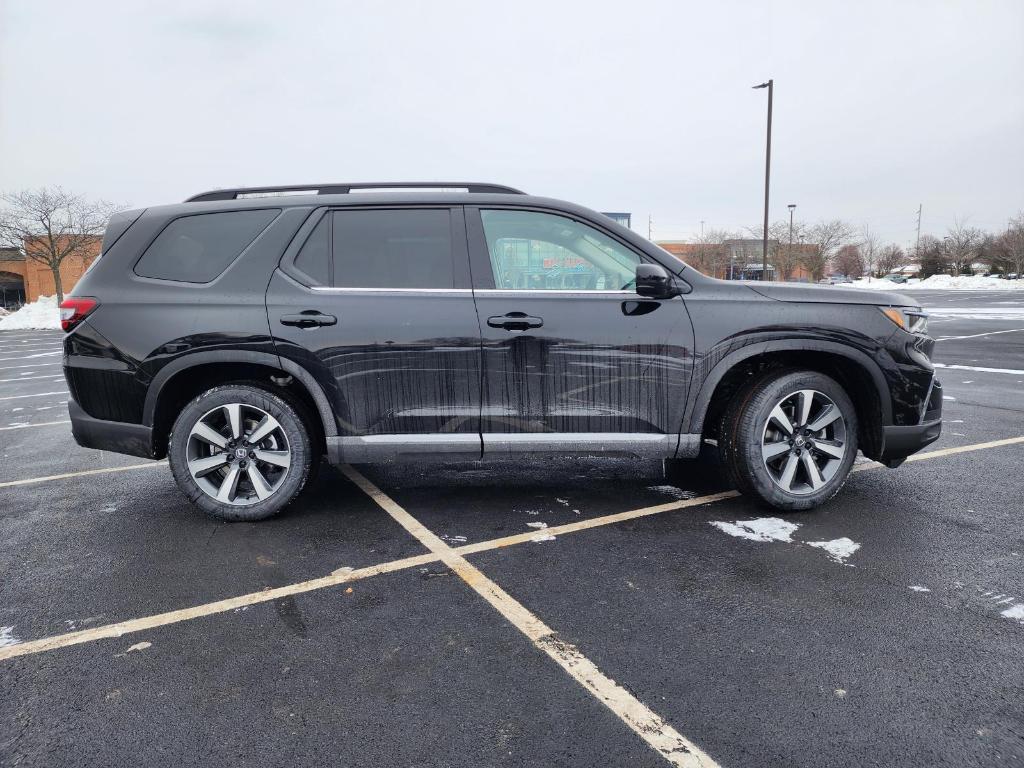 new 2025 Honda Pilot car, priced at $50,995