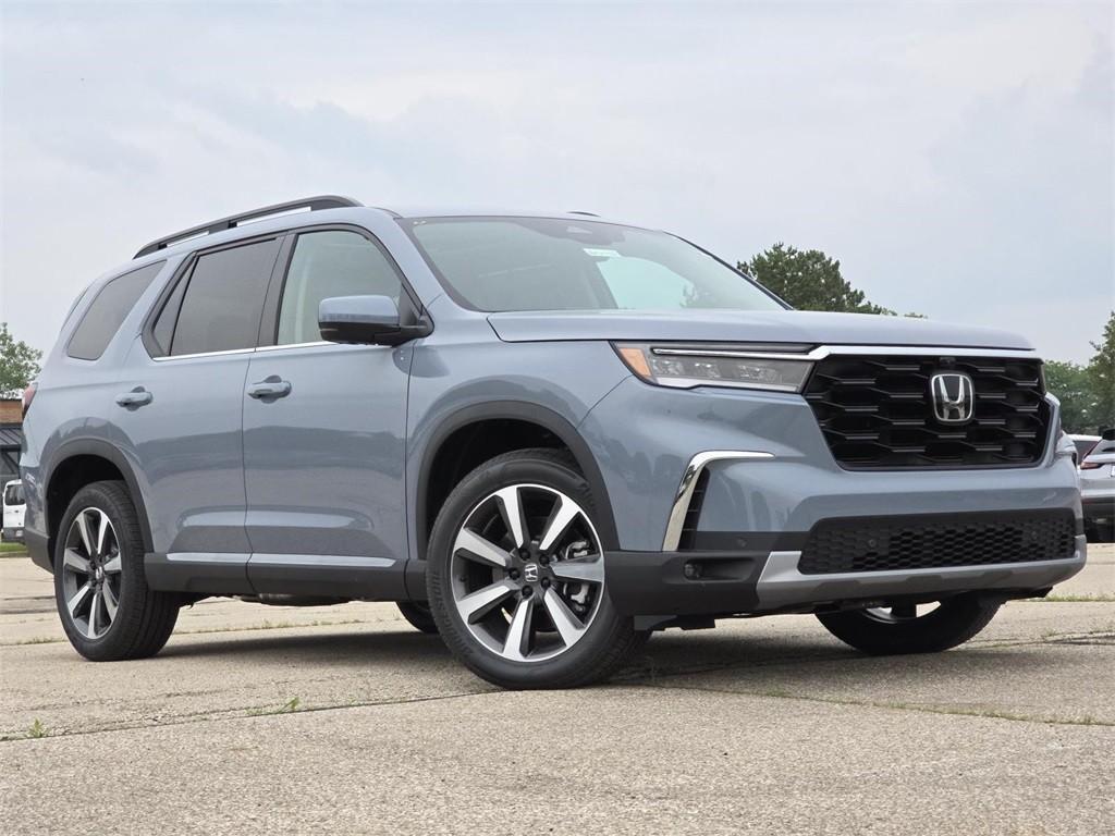 new 2025 Honda Pilot car, priced at $54,985