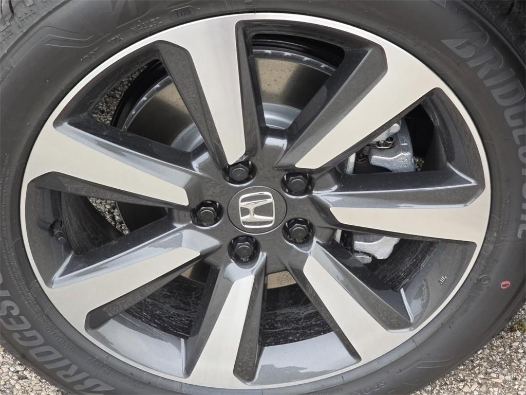 new 2025 Honda Pilot car, priced at $54,985