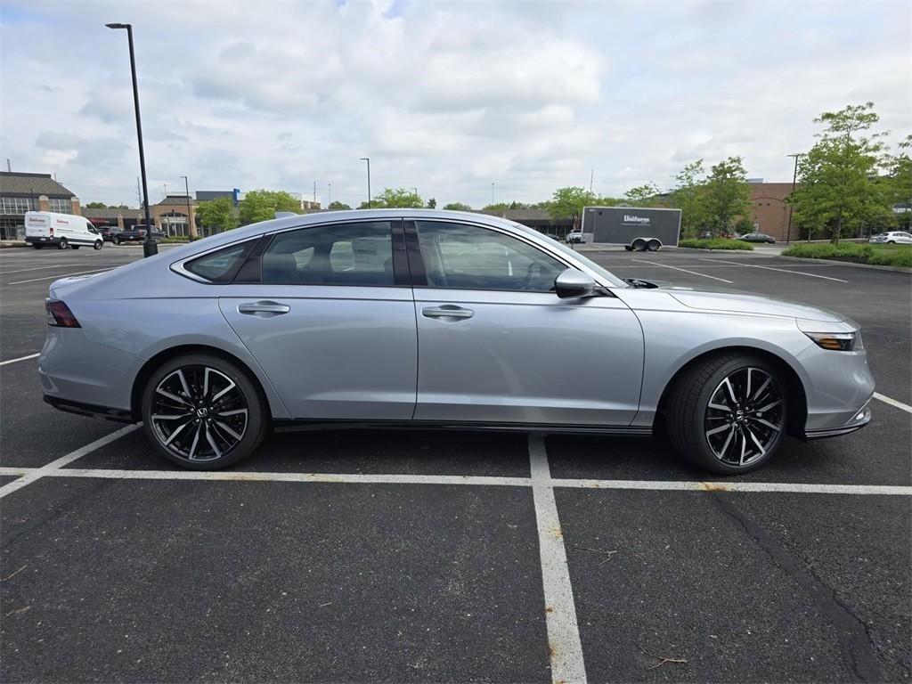 new 2025 Honda Accord Hybrid car, priced at $40,450