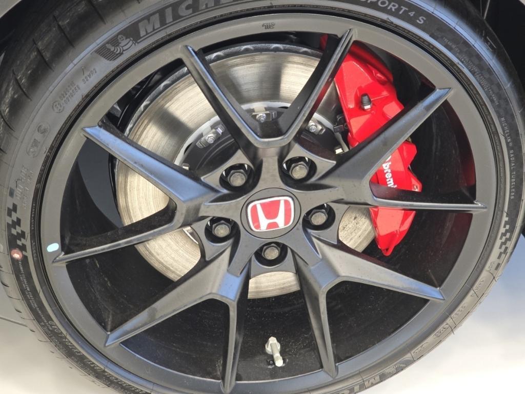 new 2025 Honda Civic Type R car, priced at $46,990
