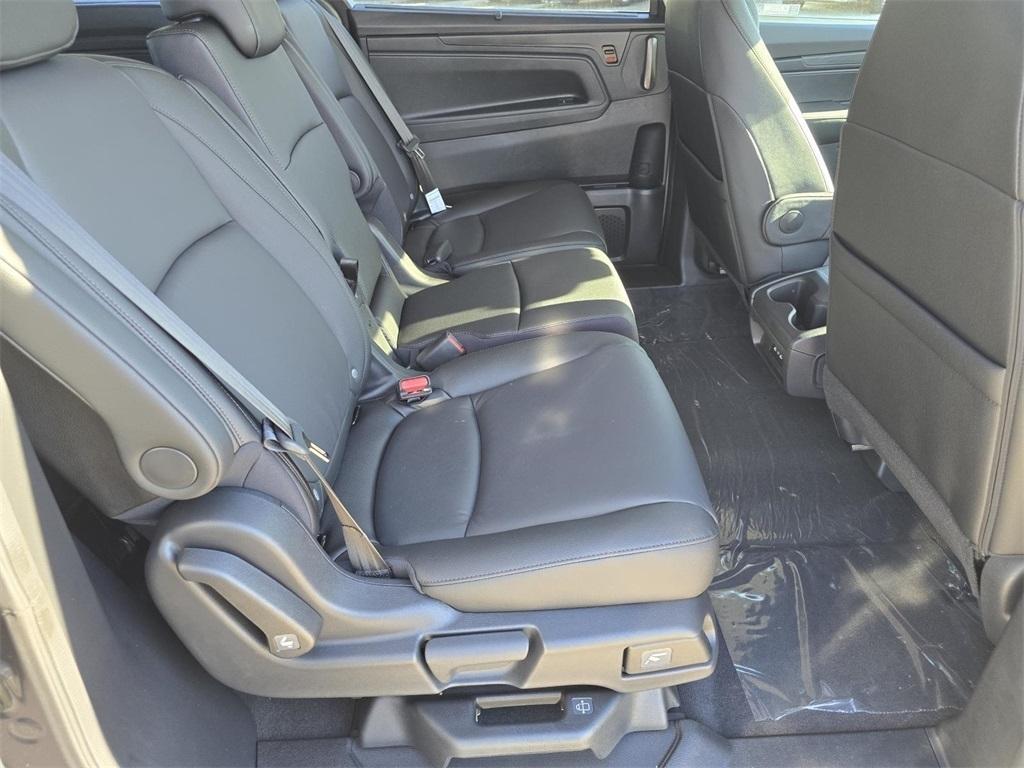 new 2026 Honda Odyssey car, priced at $44,290