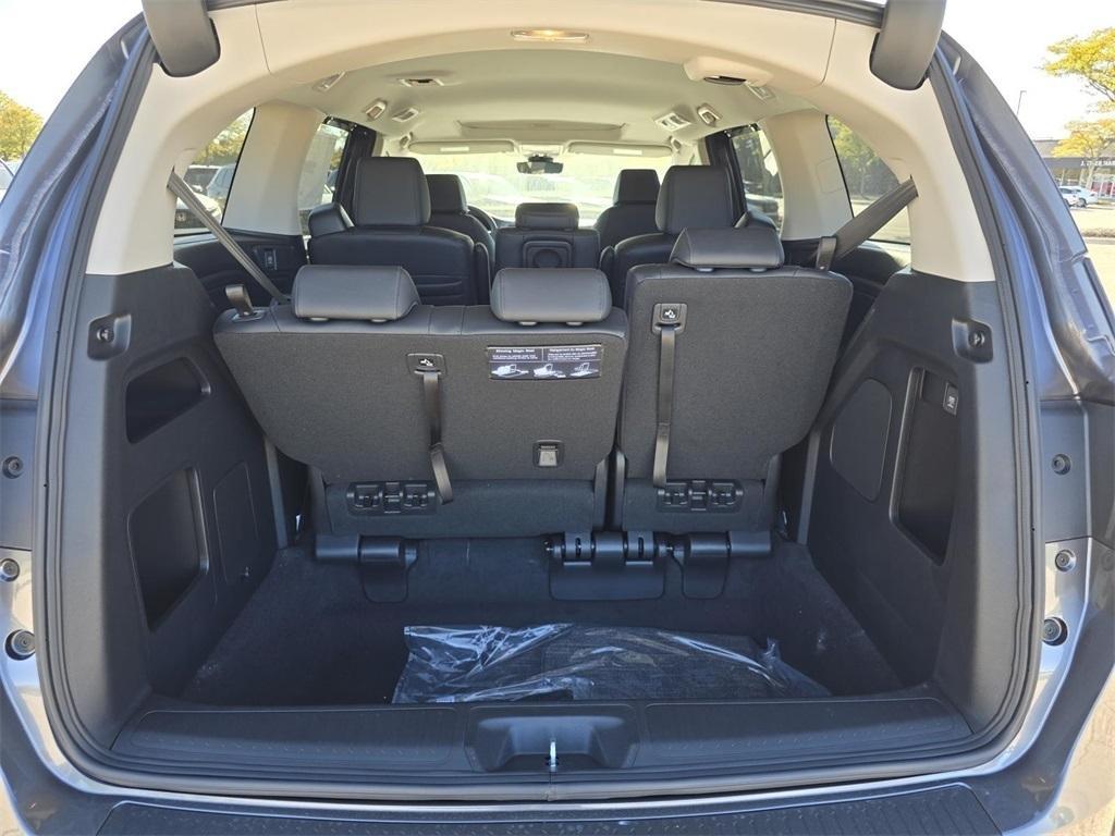 new 2026 Honda Odyssey car, priced at $44,290