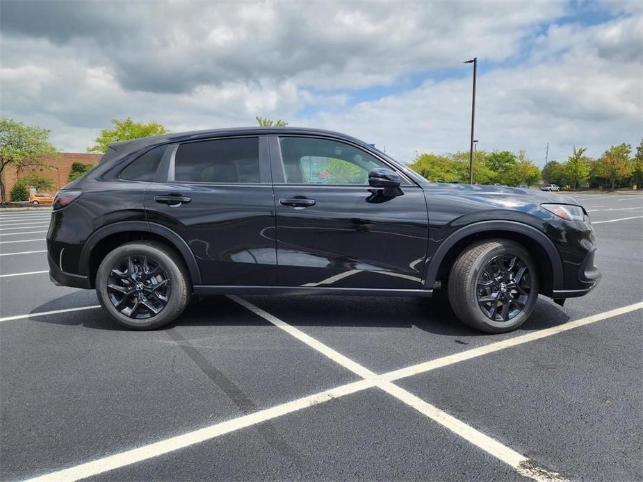 new 2025 Honda HR-V car, priced at $30,050