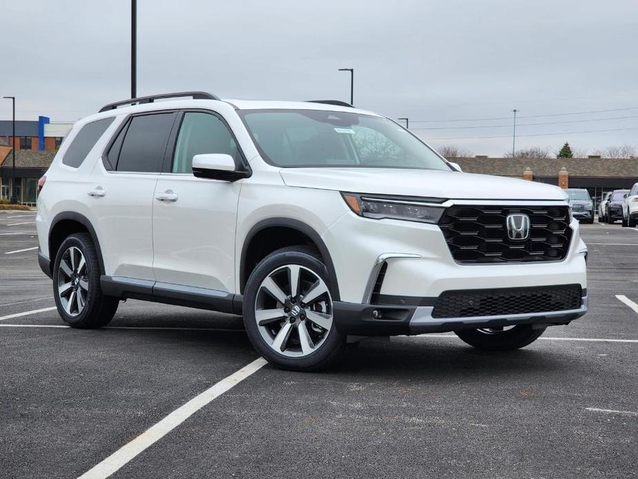 new 2025 Honda Pilot car, priced at $51,450