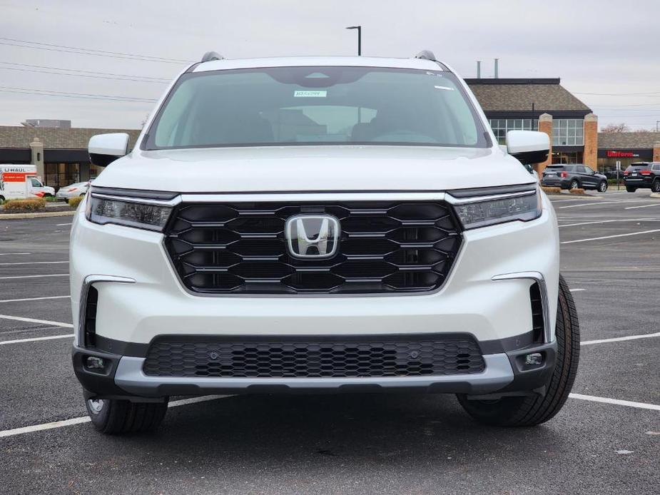 new 2025 Honda Pilot car, priced at $51,450