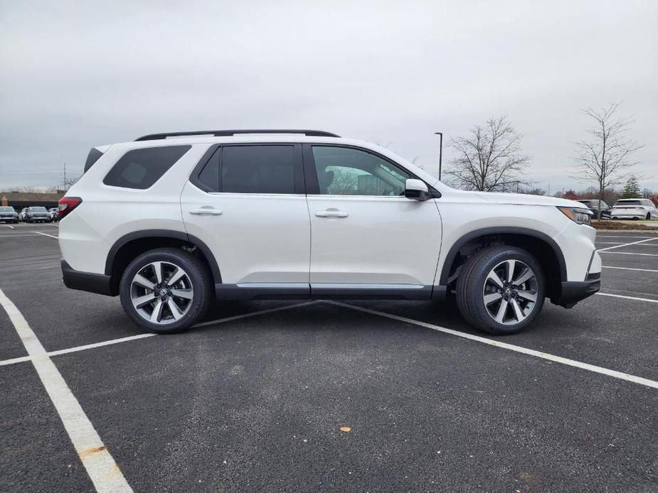 new 2025 Honda Pilot car, priced at $51,450