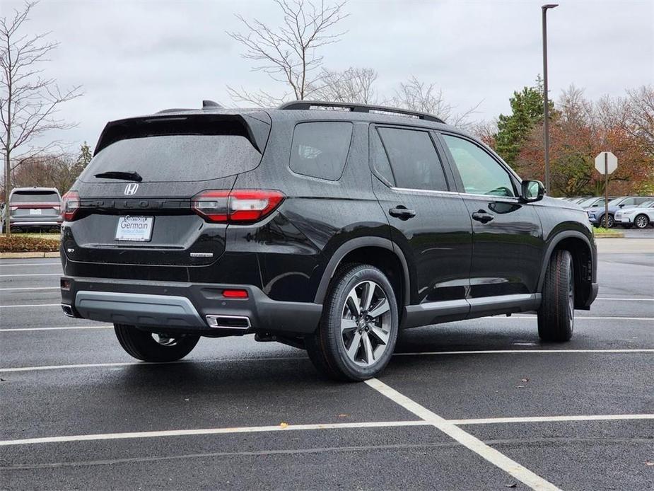 new 2025 Honda Pilot car, priced at $50,995