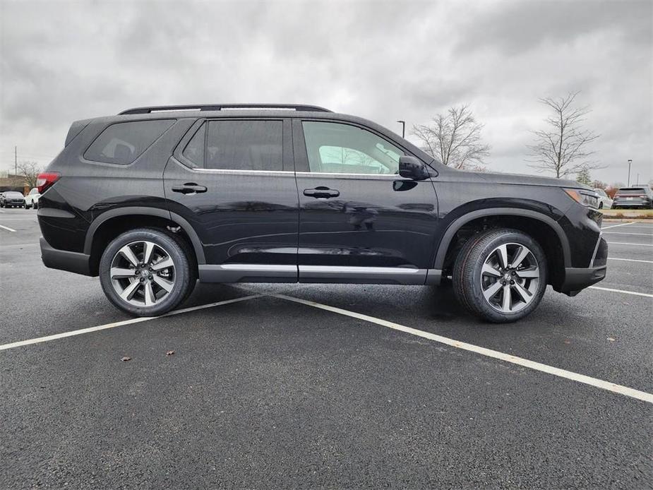 new 2025 Honda Pilot car, priced at $50,995