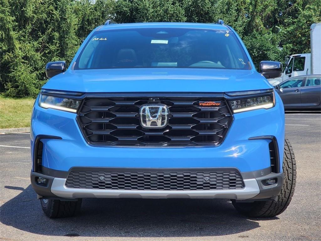 new 2025 Honda Pilot car, priced at $52,755