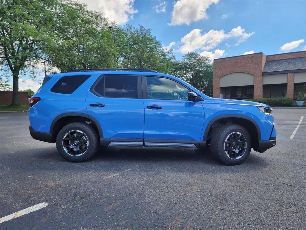 new 2025 Honda Pilot car, priced at $52,755