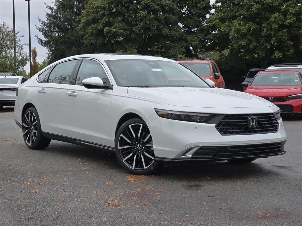 new 2025 Honda Accord Hybrid car, priced at $40,699