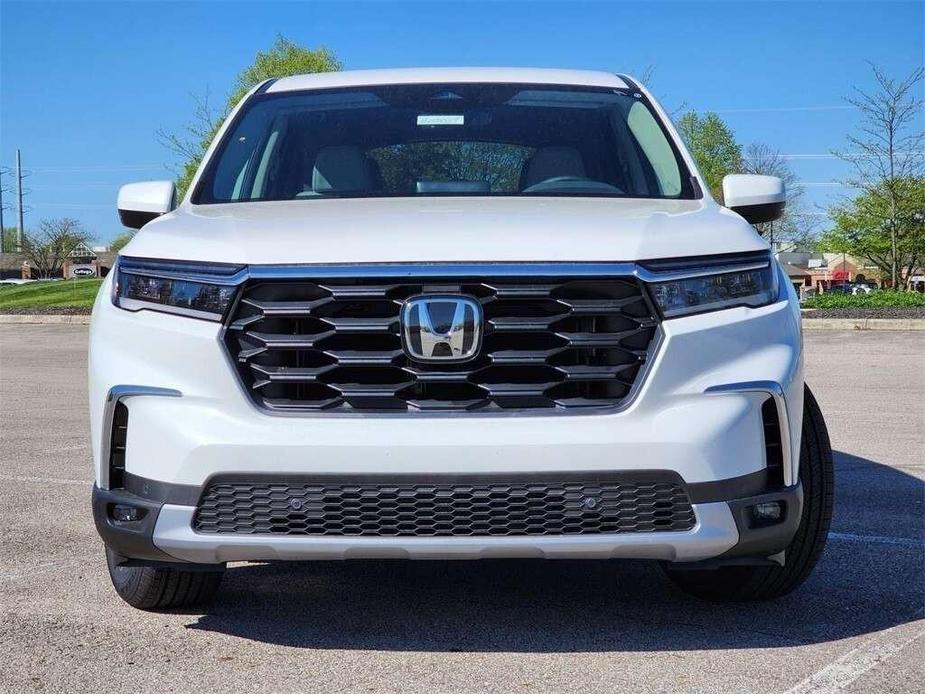 new 2025 Honda Pilot car, priced at $47,380