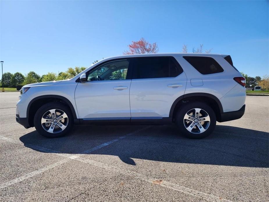 new 2025 Honda Pilot car, priced at $47,880