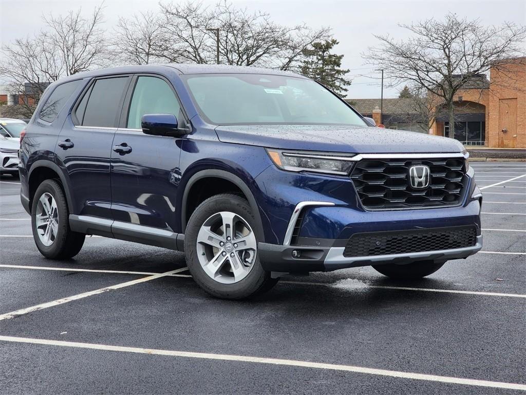 new 2025 Honda Pilot car, priced at $47,745