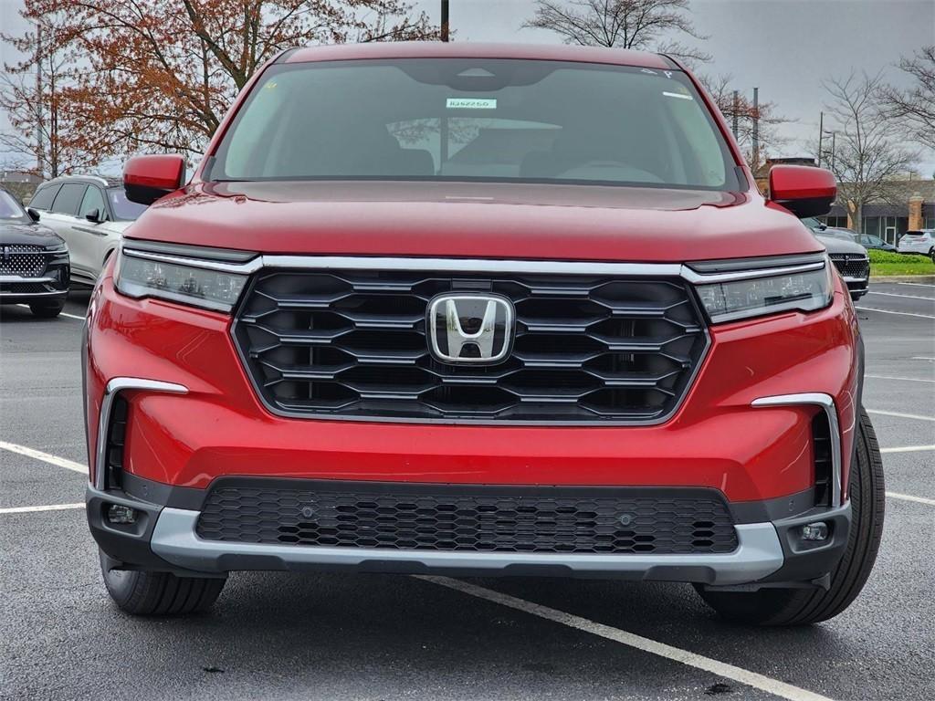 new 2025 Honda Pilot car, priced at $50,255