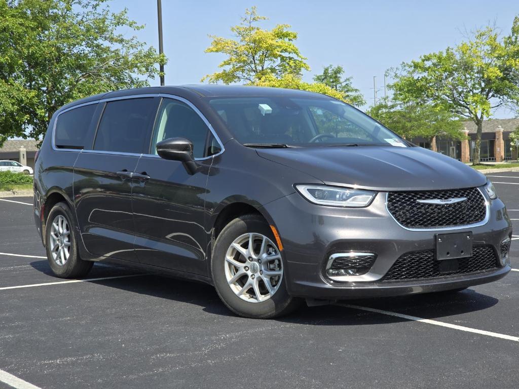 used 2023 Chrysler Pacifica car, priced at $23,557