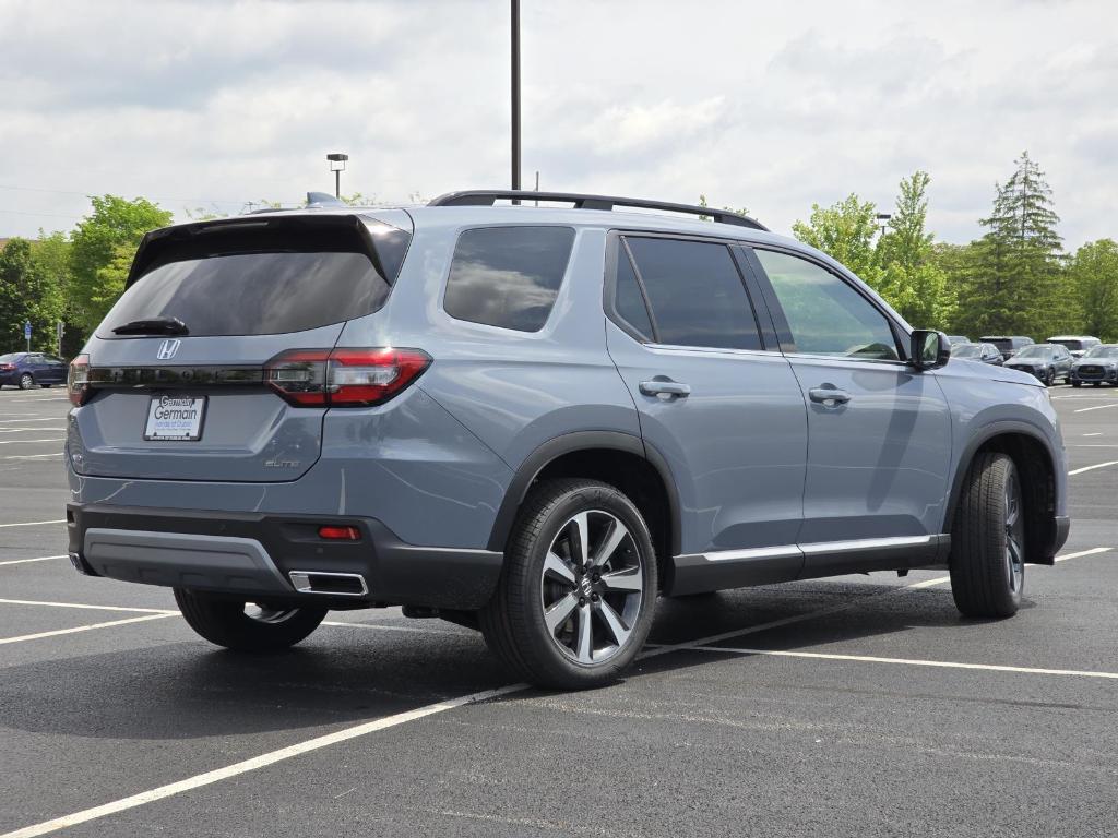 new 2025 Honda Pilot car, priced at $54,985