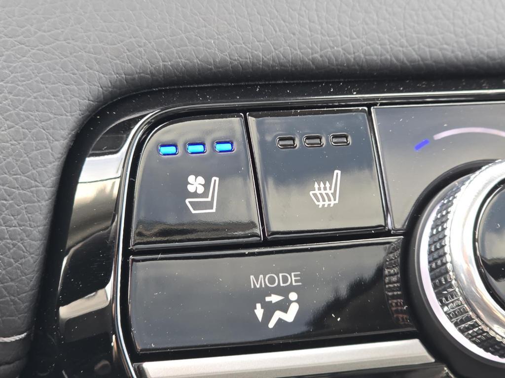 new 2025 Honda Pilot car, priced at $54,985