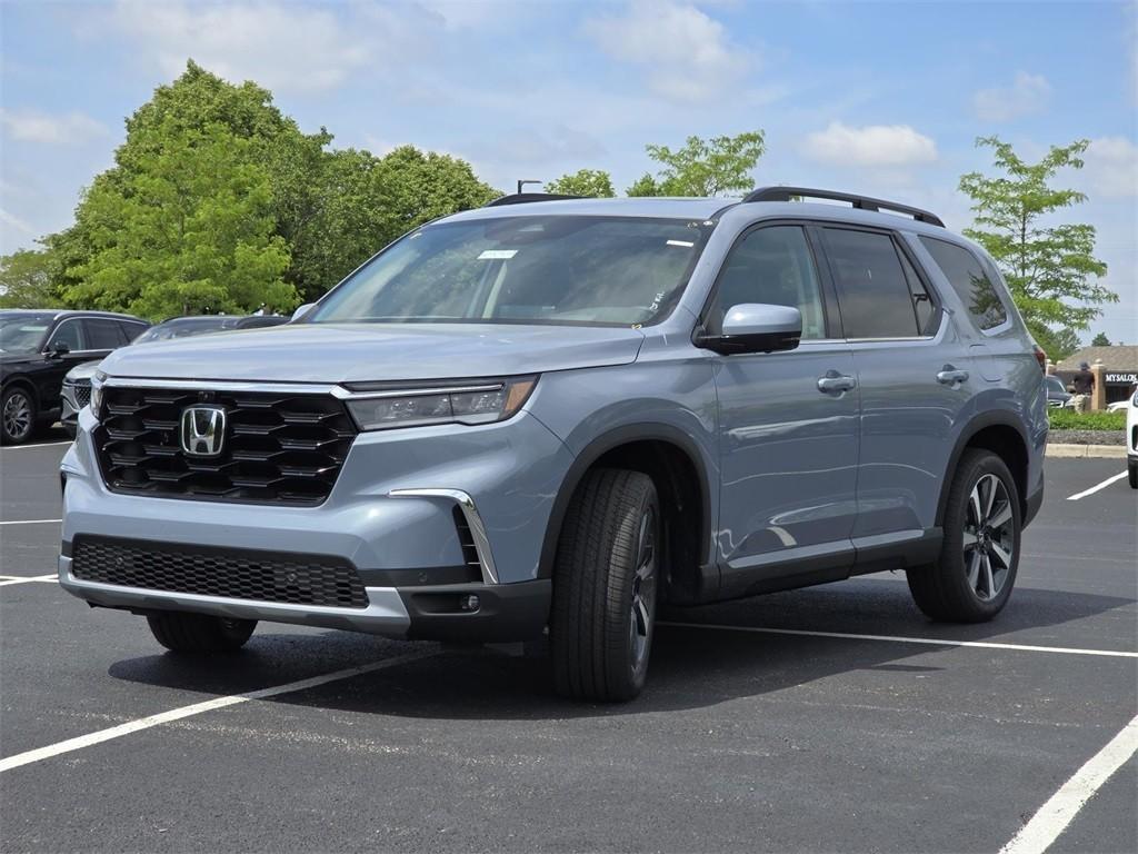new 2025 Honda Pilot car, priced at $54,985