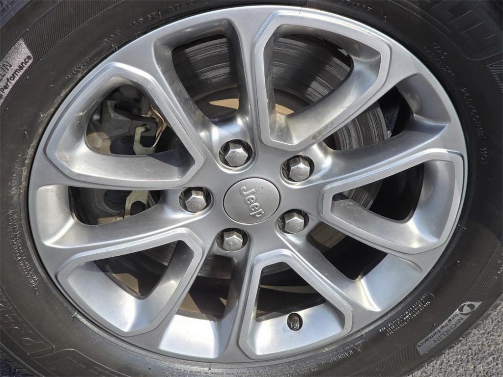used 2015 Jeep Grand Cherokee car, priced at $16,500