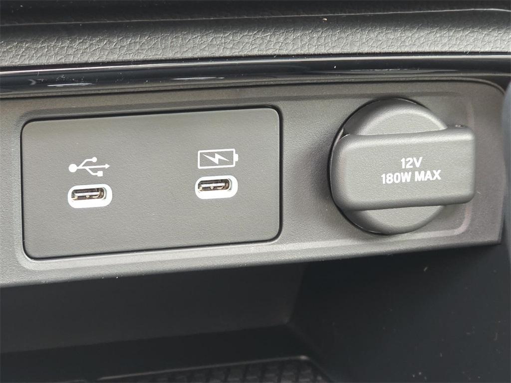 new 2026 Honda CR-V Hybrid car, priced at $41,675