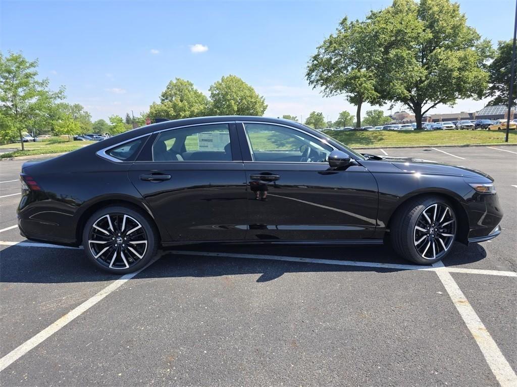new 2025 Honda Accord Hybrid car, priced at $40,450