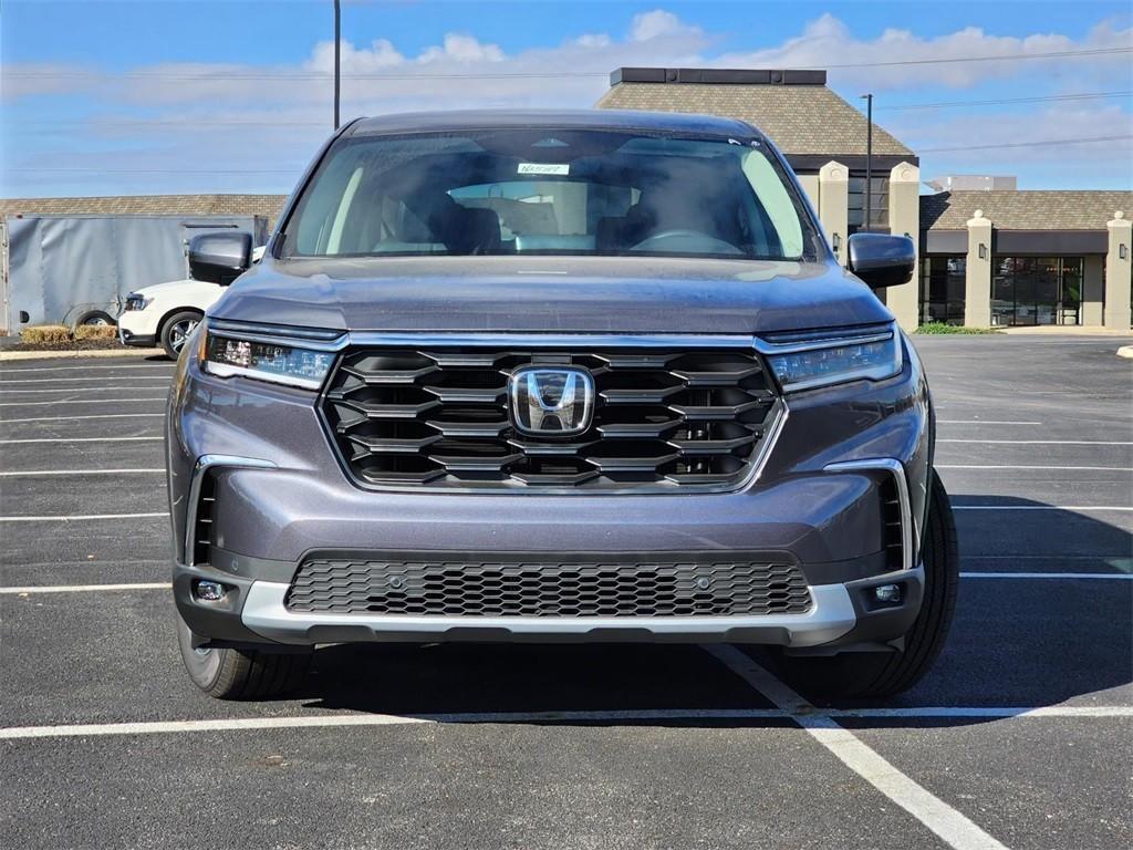 new 2025 Honda Pilot car, priced at $48,745