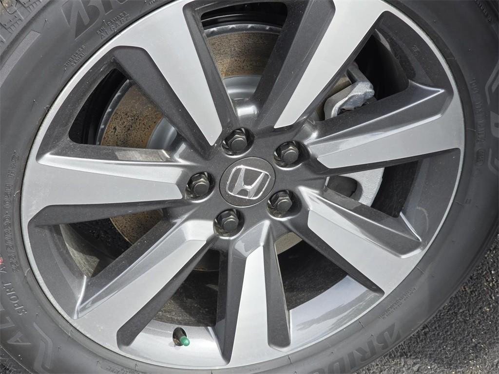 new 2025 Honda Pilot car, priced at $53,225
