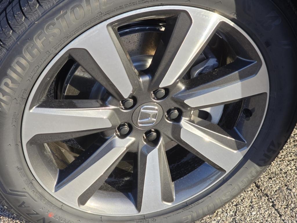 new 2025 Honda Pilot car, priced at $51,825