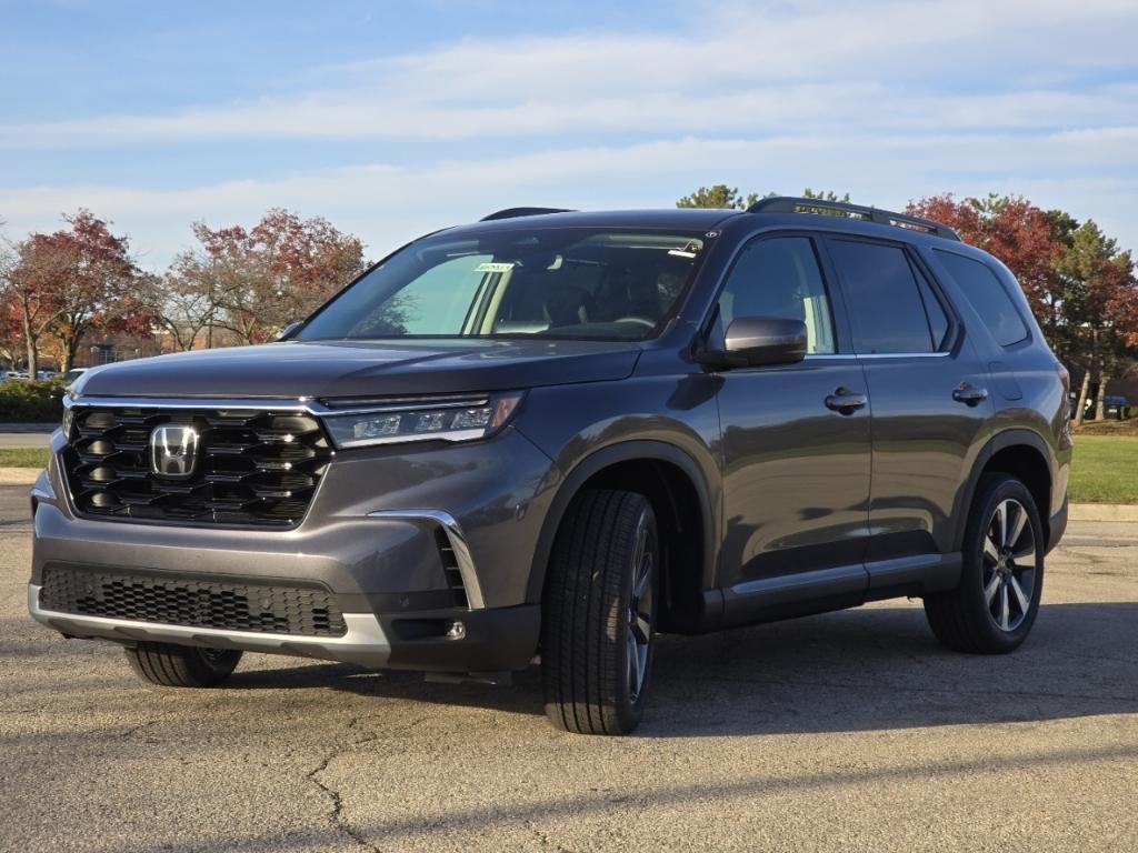 new 2025 Honda Pilot car, priced at $51,825