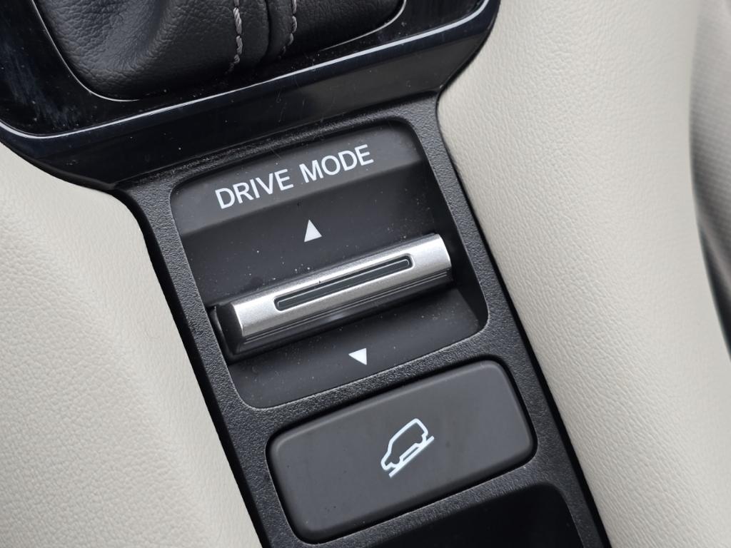 used 2025 Honda HR-V car, priced at $25,997