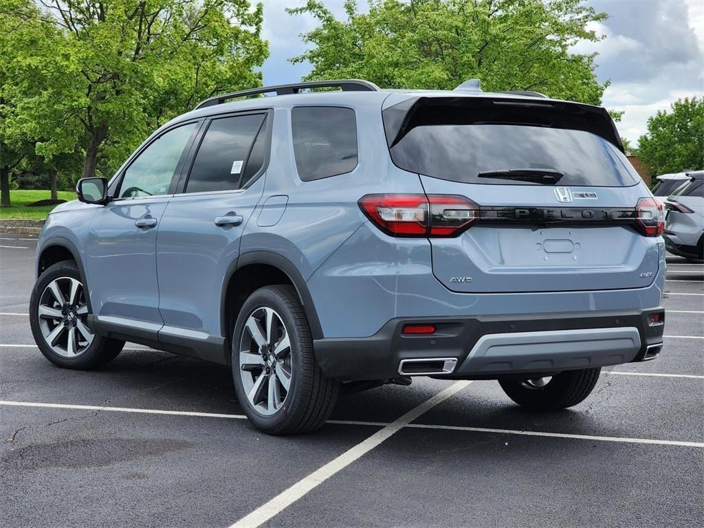 new 2025 Honda Pilot car, priced at $54,985