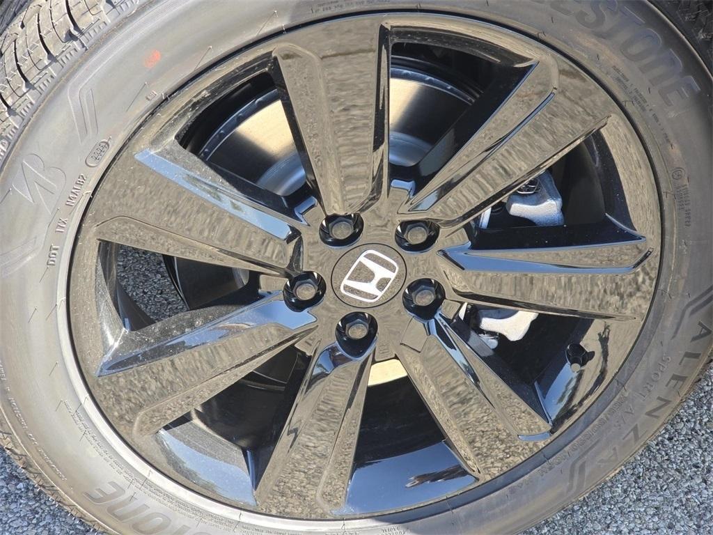 new 2025 Honda Pilot car, priced at $56,805