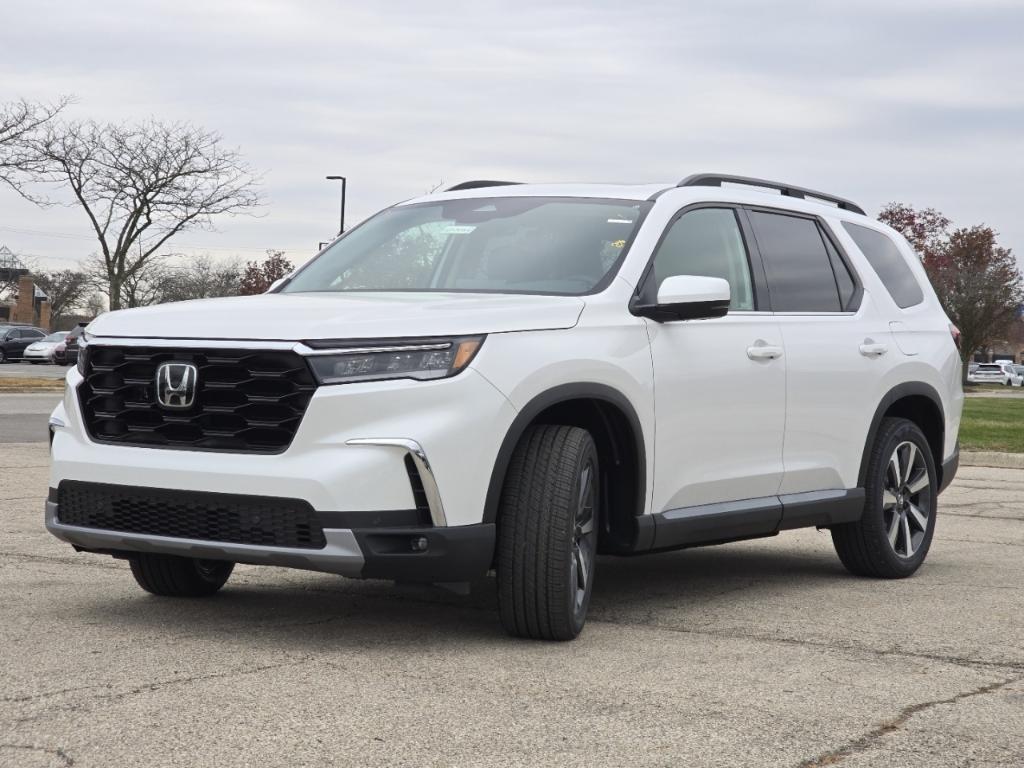 new 2025 Honda Pilot car, priced at $51,550