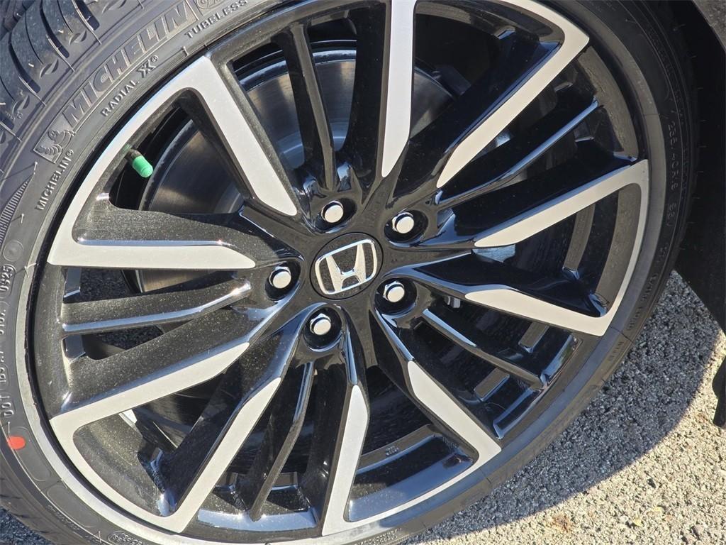 new 2025 Honda Accord Hybrid car, priced at $40,450