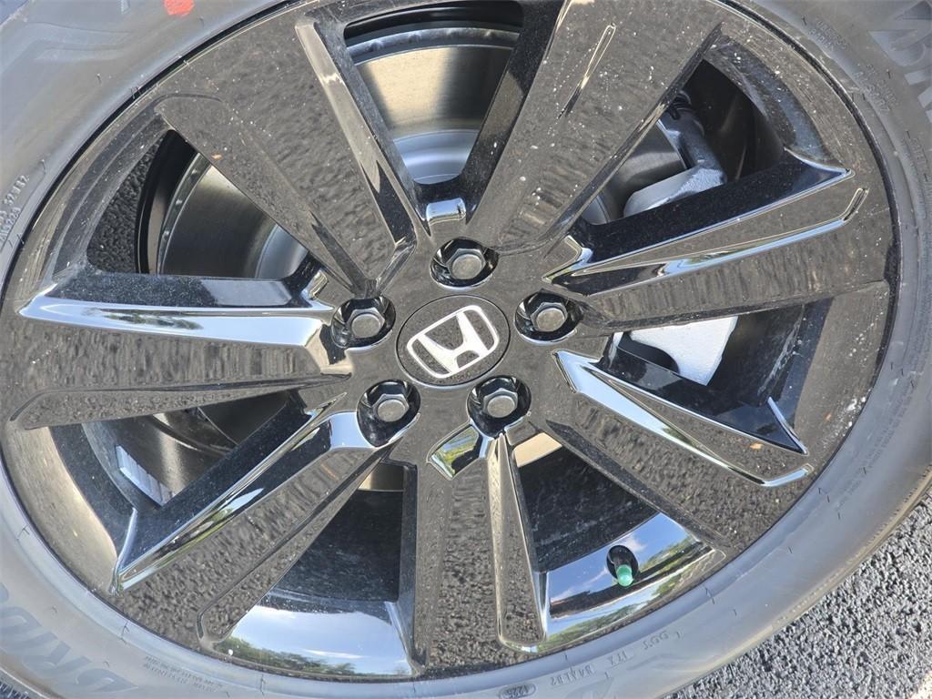 new 2025 Honda Pilot car, priced at $57,215