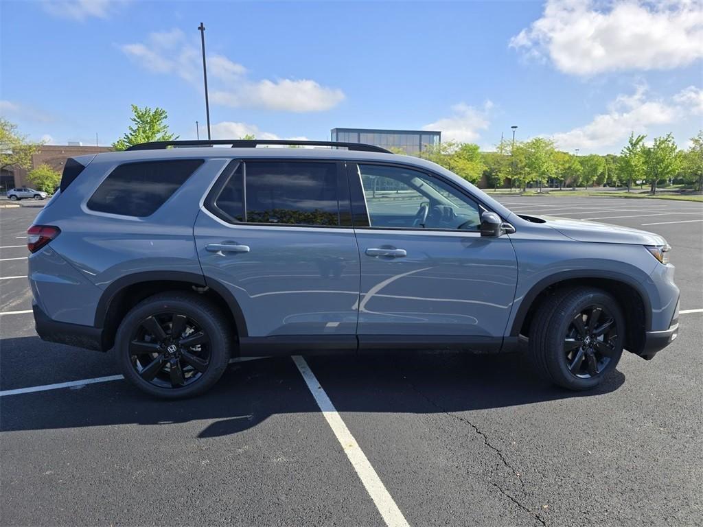new 2025 Honda Pilot car, priced at $57,215