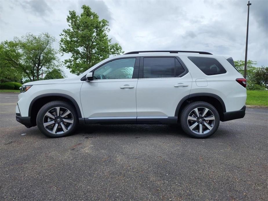 new 2025 Honda Pilot car, priced at $54,630