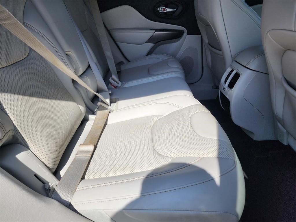 used 2020 Jeep Cherokee car, priced at $14,557