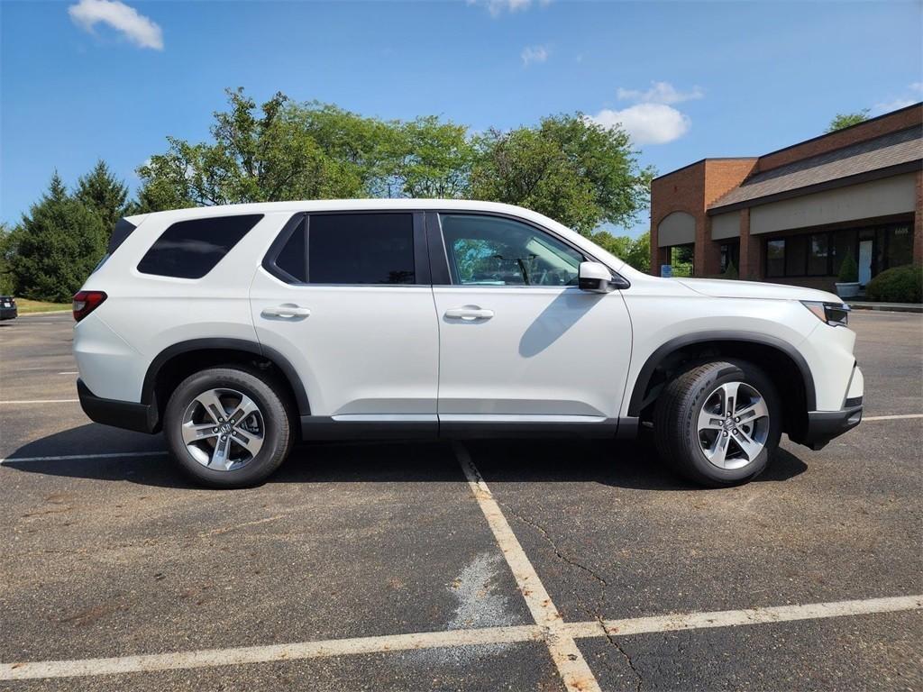 new 2025 Honda Pilot car, priced at $46,650