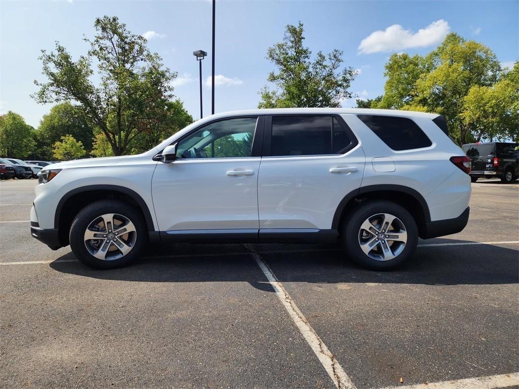 new 2025 Honda Pilot car, priced at $46,650