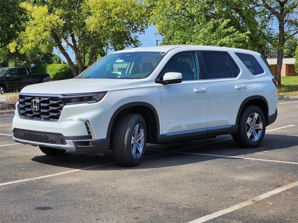 new 2025 Honda Pilot car, priced at $46,650