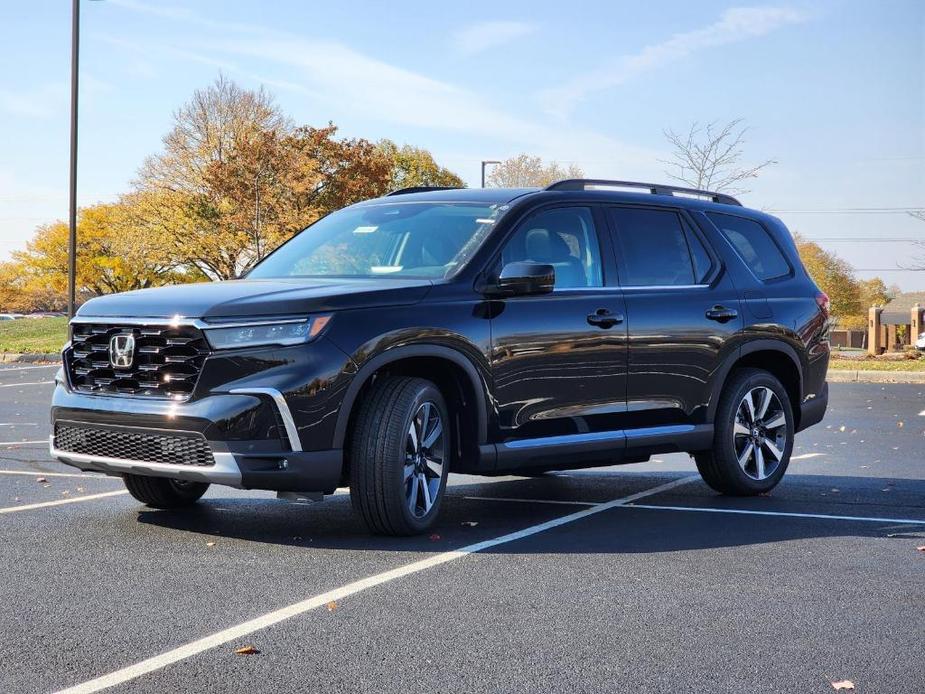 new 2025 Honda Pilot car, priced at $50,995