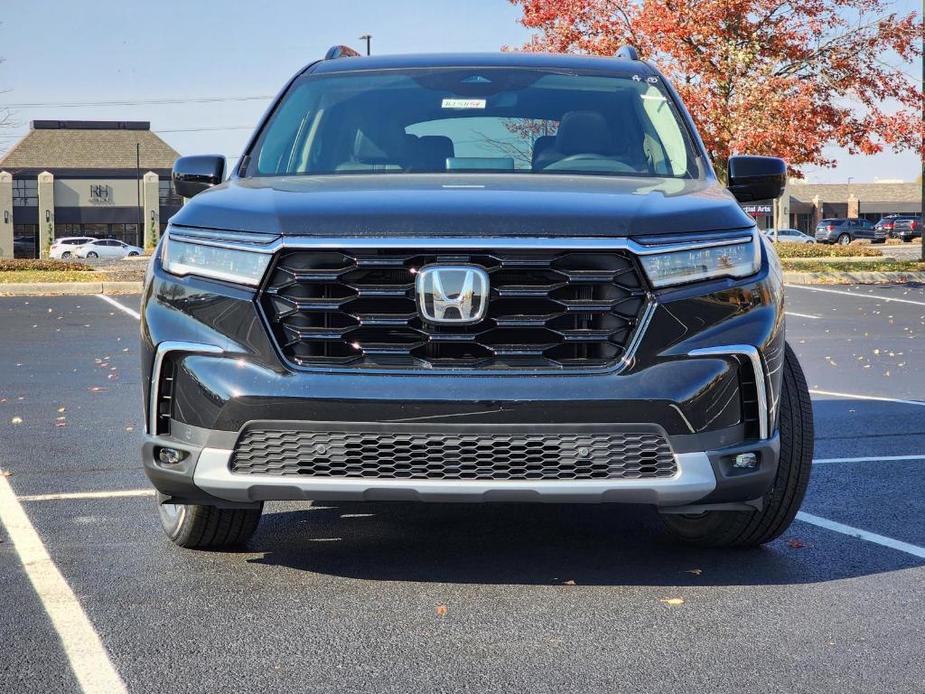 new 2025 Honda Pilot car, priced at $50,995