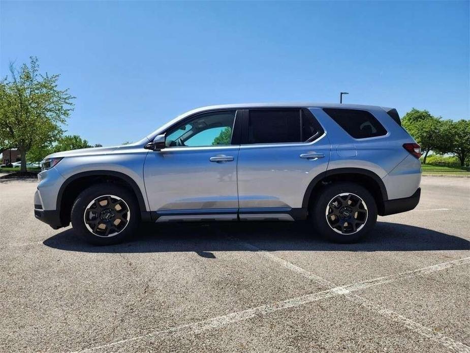 new 2025 Honda Pilot car, priced at $49,545