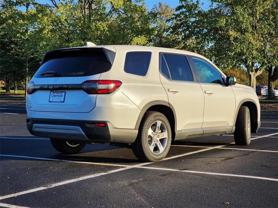 new 2025 Honda Pilot car, priced at $48,180