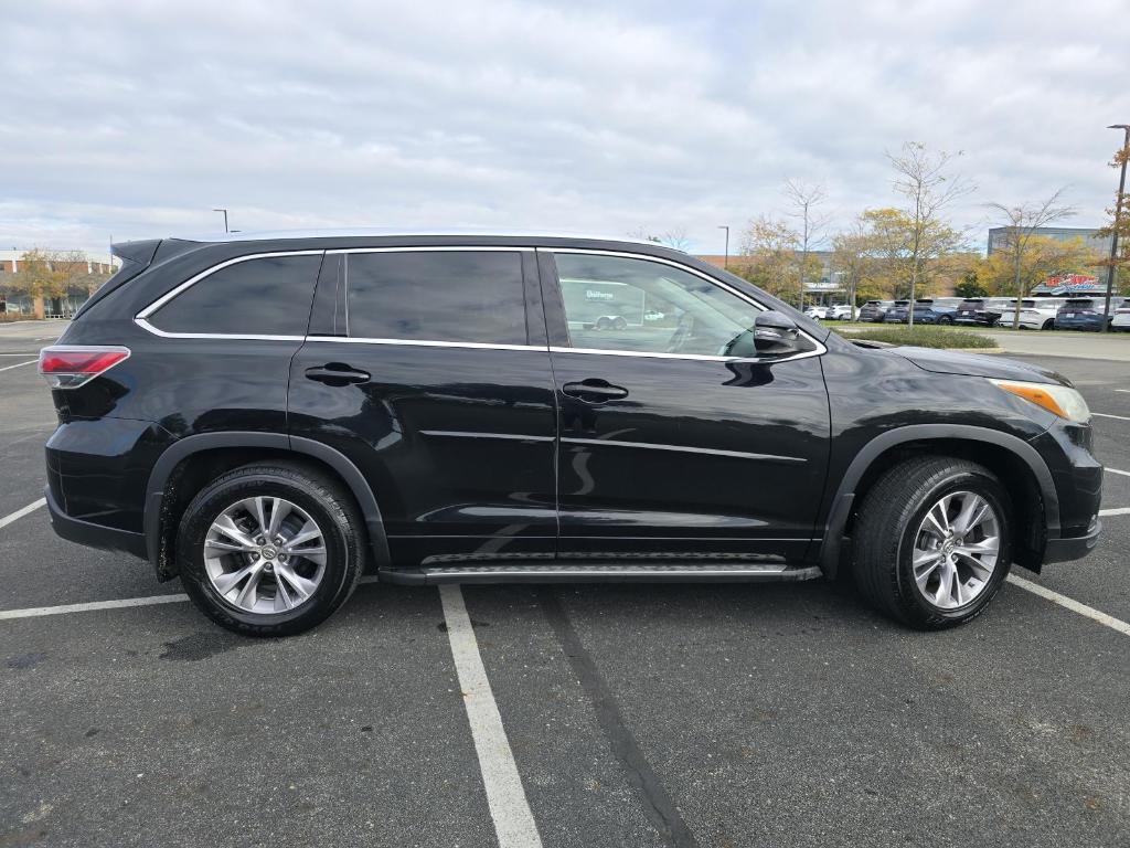 used 2015 Toyota Highlander car, priced at $18,297