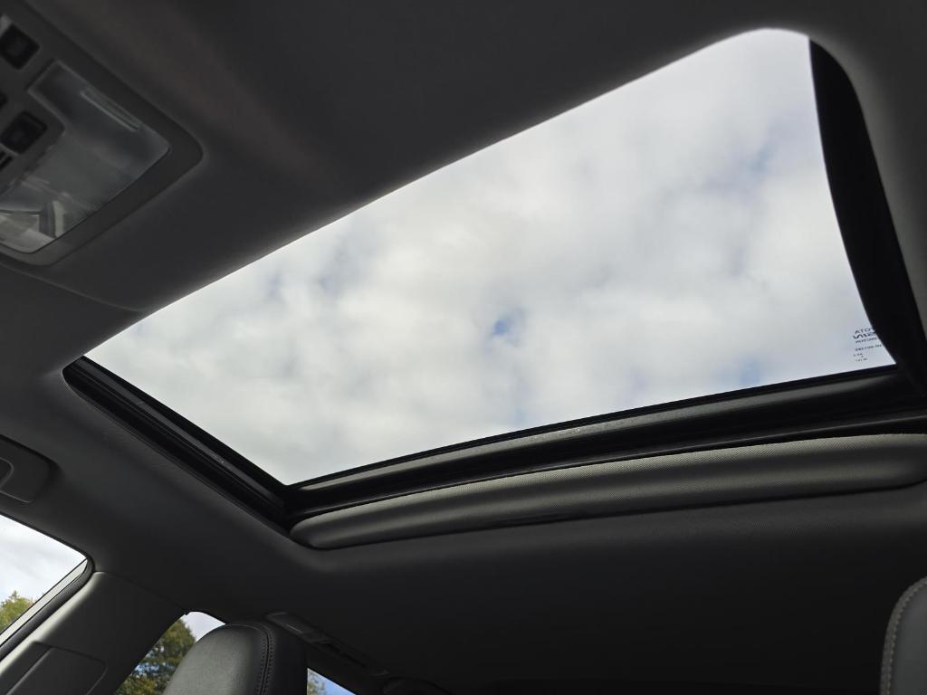 used 2015 Toyota Highlander car, priced at $18,297